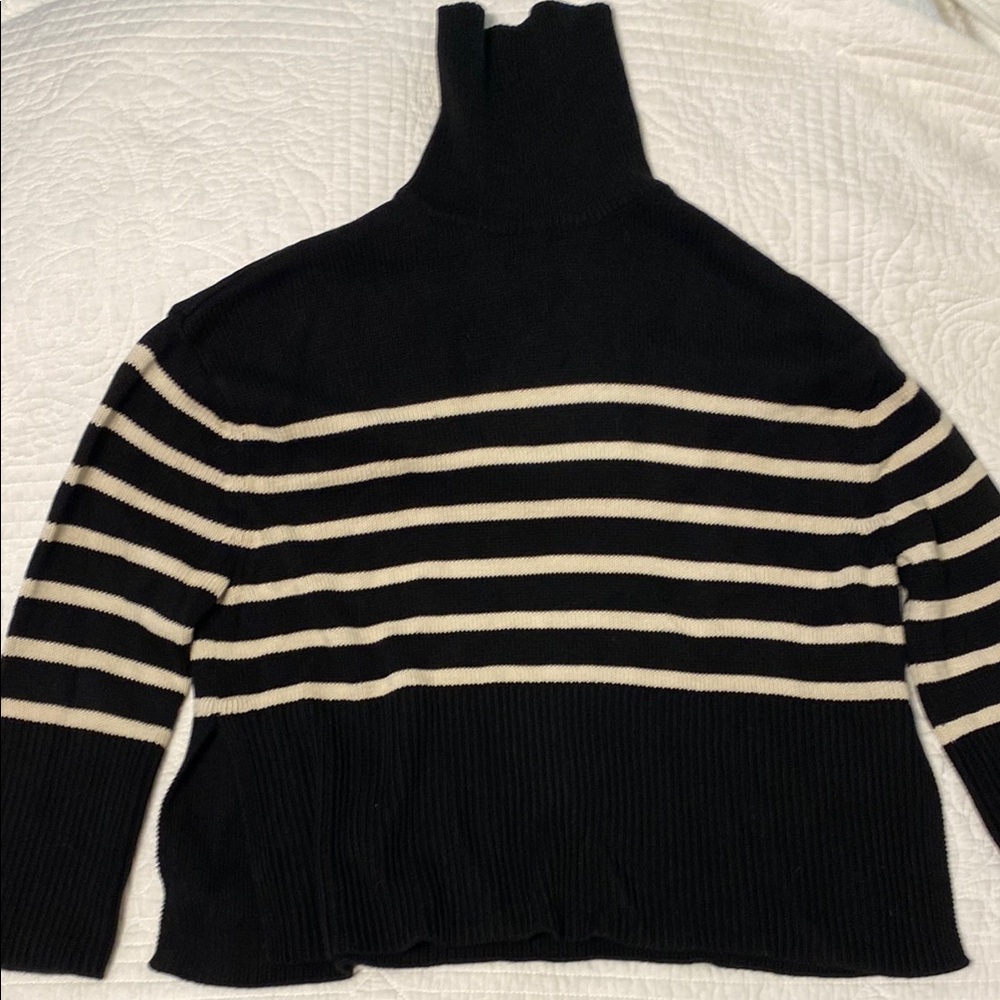 GAP Black and Cream Cowl Turtleneck Sweater
